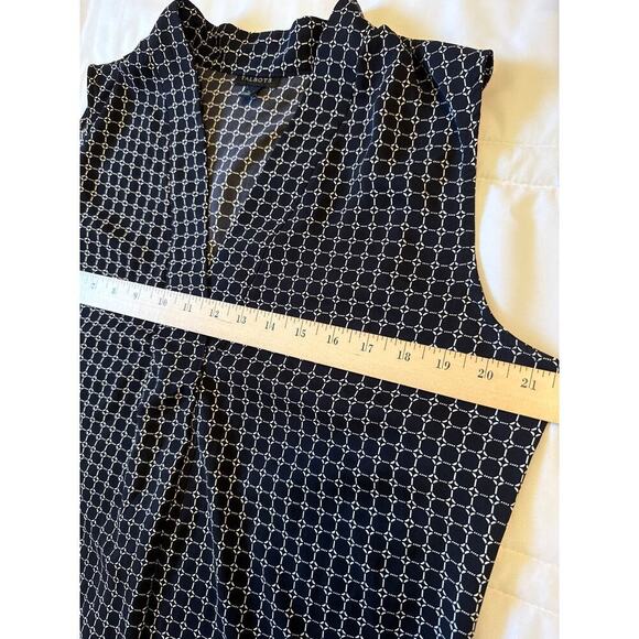Talbots Women's Sleeveless Blouse Top Black White Geometric V Neck Size Large - Picture 6 of 6